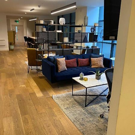 Morden 1 Bedroom City- Apt Central Stylish Living كرويدون المظهر الخارجي الصورة