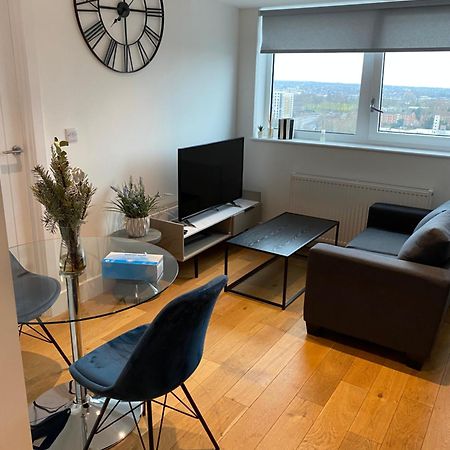 Morden 1 Bedroom City- Apt Central Stylish Living كرويدون المظهر الخارجي الصورة