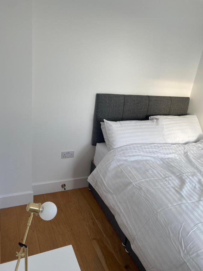 Morden 1 Bedroom City- Apt Central Stylish Living كرويدون المظهر الخارجي الصورة
