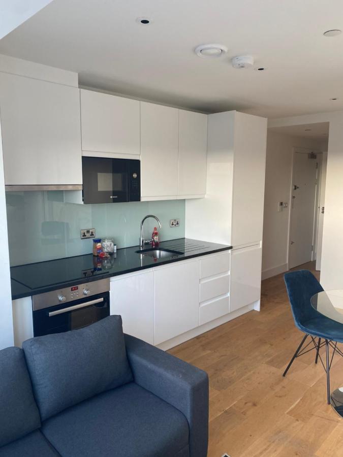 Morden 1 Bedroom City- Apt Central Stylish Living كرويدون المظهر الخارجي الصورة