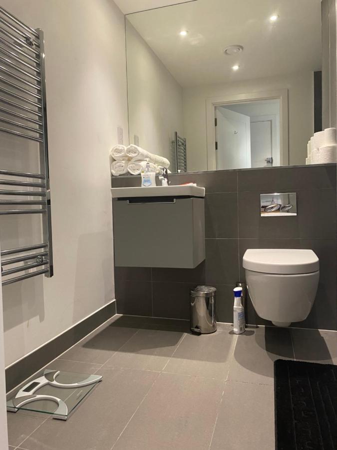 Morden 1 Bedroom City- Apt Central Stylish Living كرويدون المظهر الخارجي الصورة