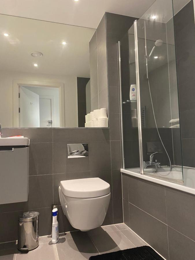 Morden 1 Bedroom City- Apt Central Stylish Living كرويدون المظهر الخارجي الصورة